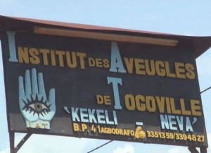 Cartello di ingresso all'Istituto Kekeli Neva